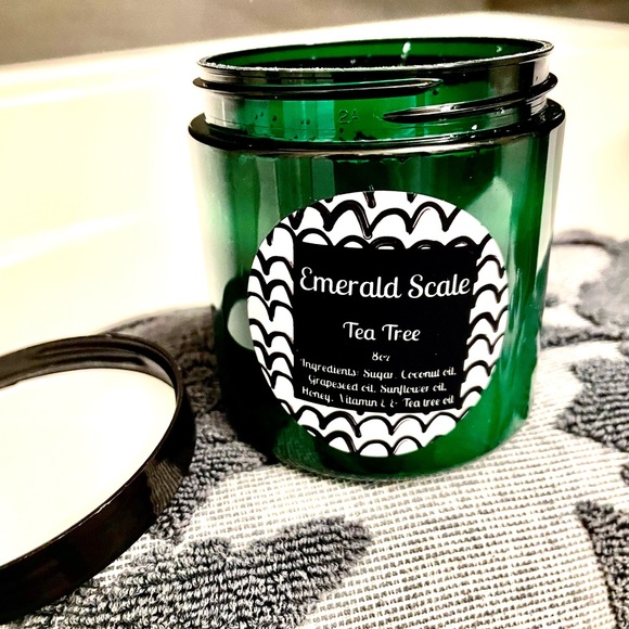 Lavender Cedarwood natural body scrub with honey. Gluten free and vegetarian. - Picture 3 of 3